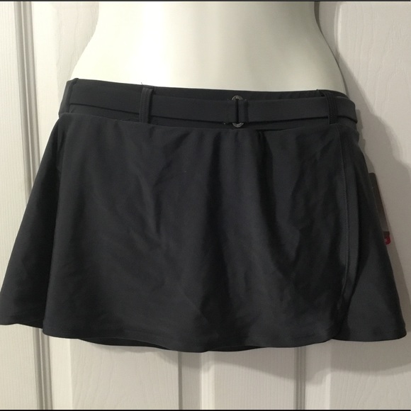 “NEW” Free Country 2pc. Bathing Suit - Picture 4 of 6